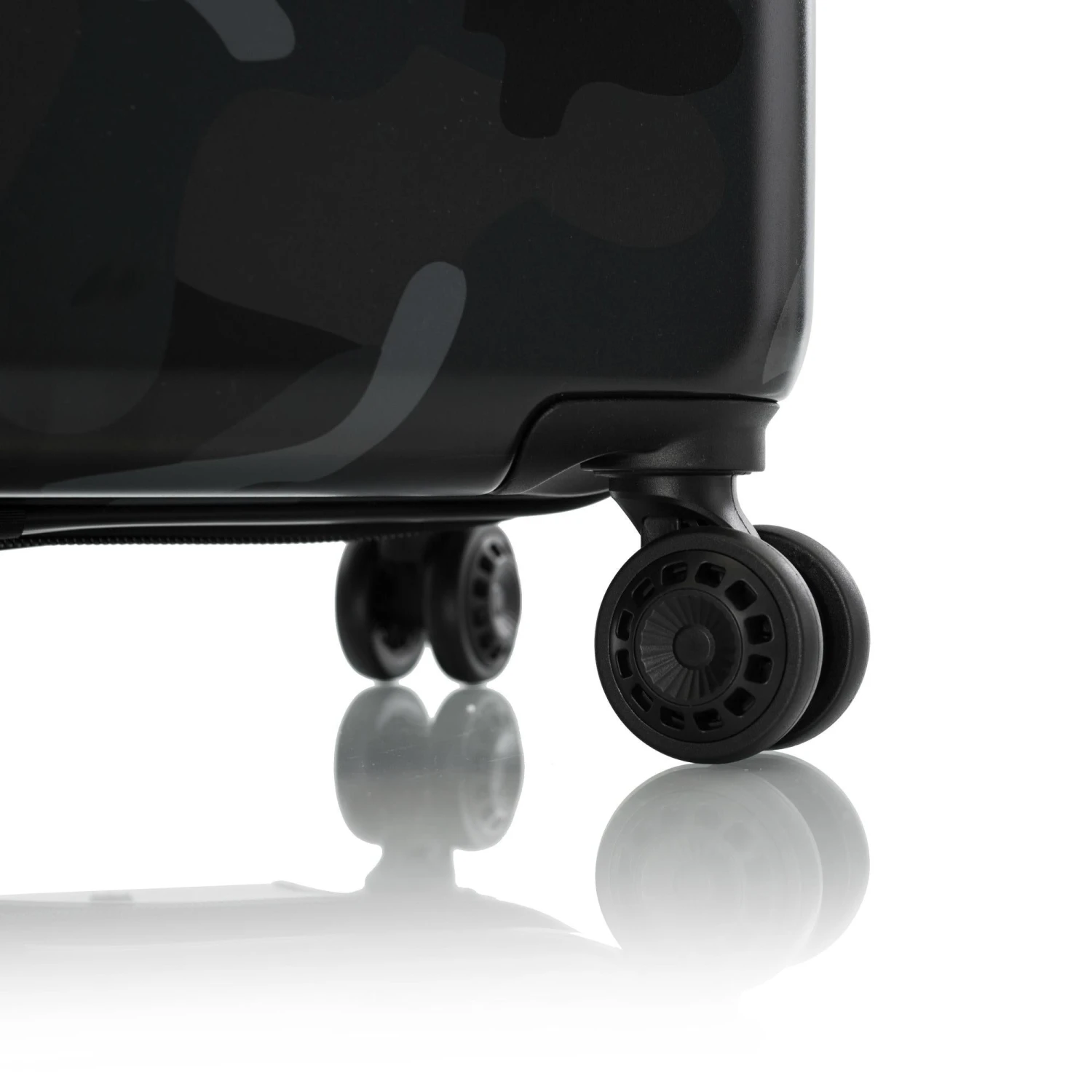 Heys Black Camo 3 Piece Spinner Set 9 Heys Black Camo 3 Piece Spinner Set - Image 9